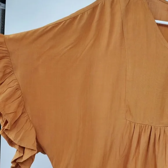 🤎Andree By Unit V-Neck Dolman Ruffle Sleeve Peplum Top - Picture 3 of 5